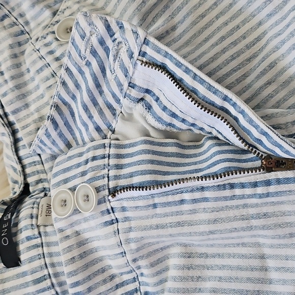 one 5 one Blue and White Striped Jean Shorts with 5.5" Inseam - Picture 5 of 11